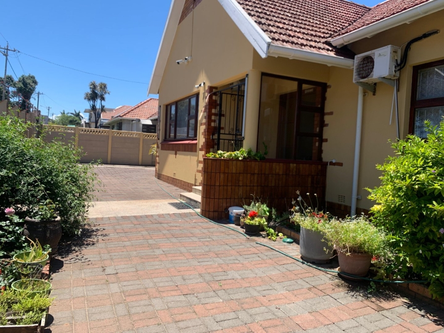 5 Bedroom Property for Sale in Baysville Eastern Cape